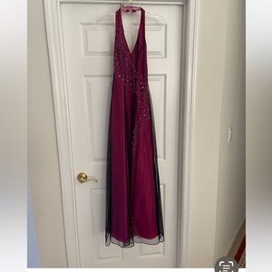 Formal Beautiful Stunning V-neck, Backless  Dressss.